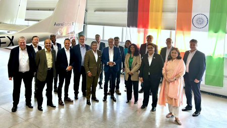 Group photo supervisiroy board of Dynamatics and Aerodata infront of the german und indian flag
