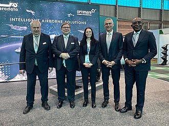 group photo of the Aerodata´s trade fair team